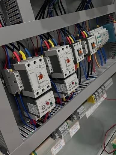 Industrial Electrician – Electrical Panel Assembly